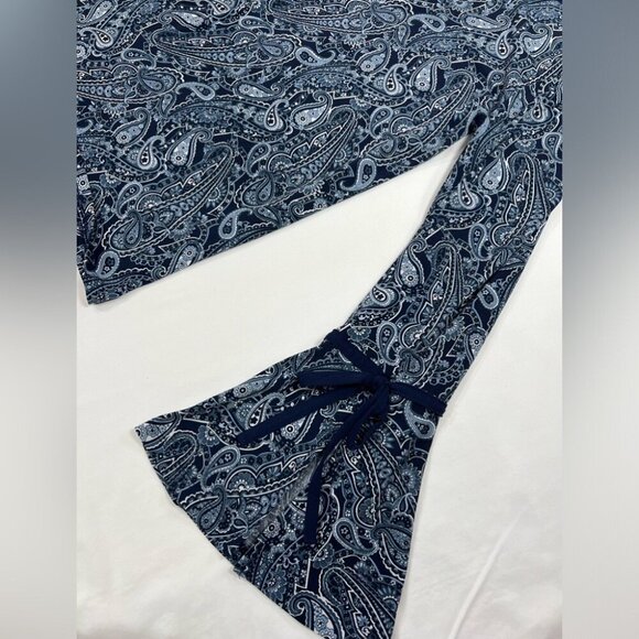 Michael Kors women’s top Medium Paisley long sleeves stretch blue V Neck - Picture 5 of 6